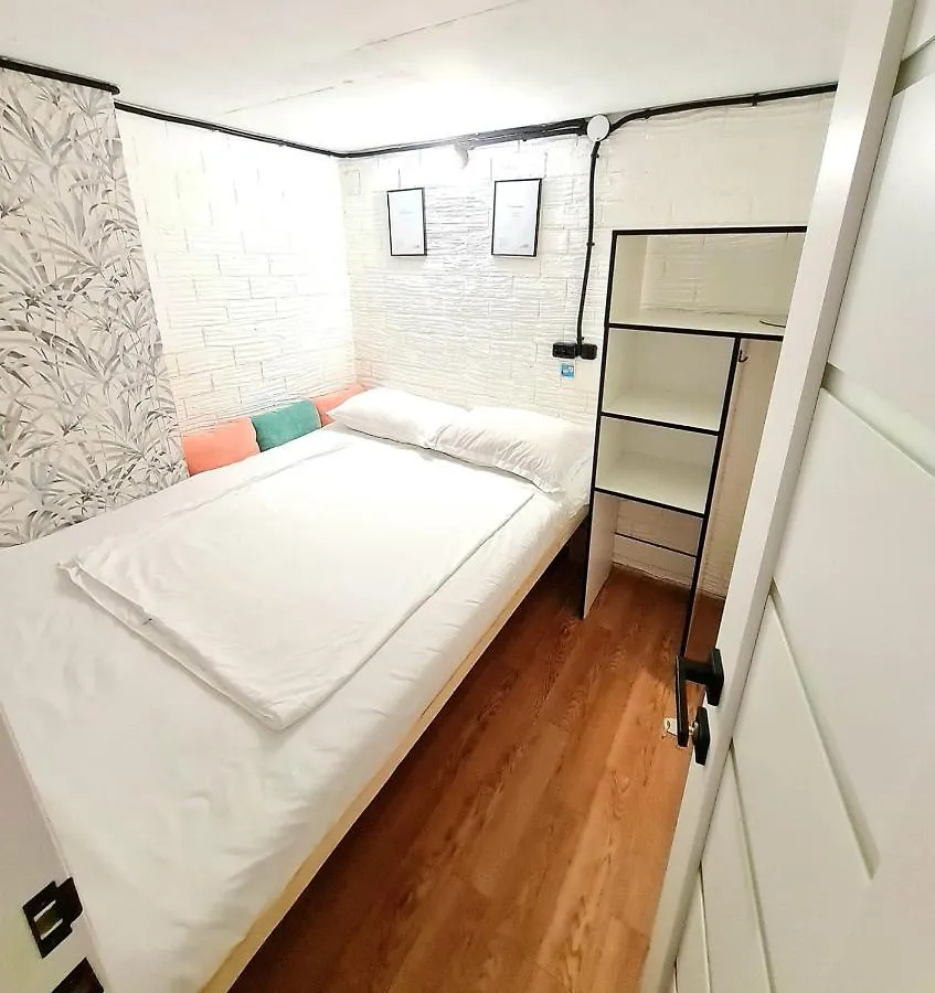 Hostel Caps Home Astana Kapsül Otel
